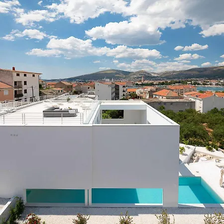 Sunrise: Sea Views And Heated Pool