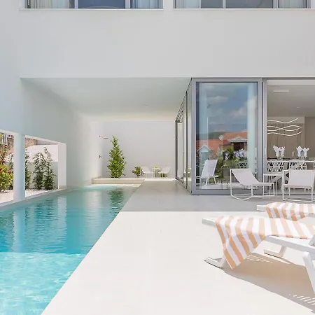 Sunrise: Sea Views And Heated Pool Villa