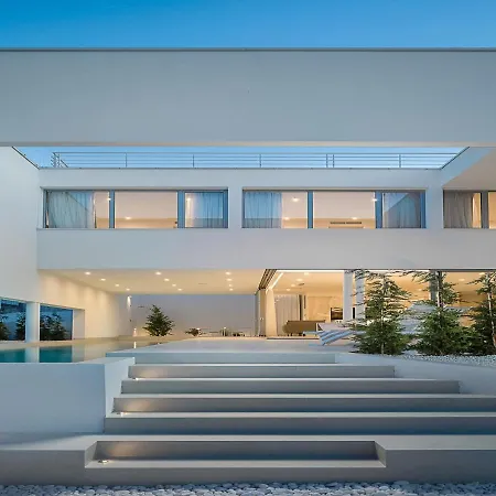 Sunrise: Sea Views And Heated Pool Villa Trogir