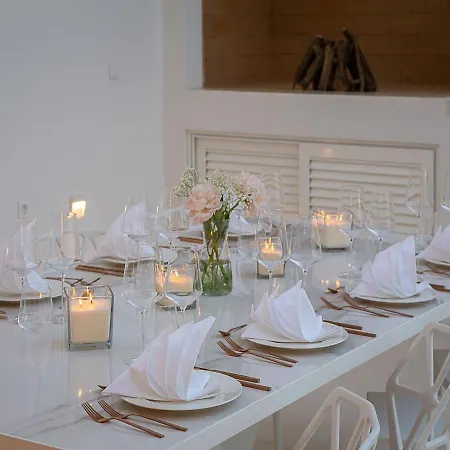 Villa Sunrise: Sea Views And Heated Pool