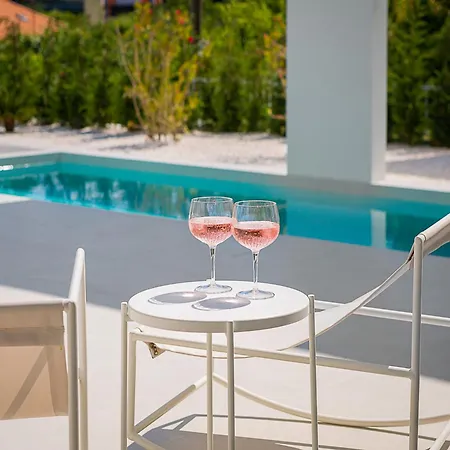 Spectacular 4 Bedrooms Sunrise Breath-taking Sea Views Heated Swimming Pool Villa *