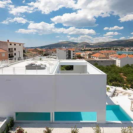 Spectacular 4 Bedrooms Sunrise Breath-taking Sea Views Heated Swimming Pool
