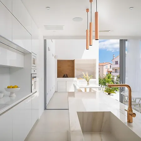 Villa Spectacular 4 Bedrooms Sunrise Breath-taking Sea Views Heated Swimming Pool *