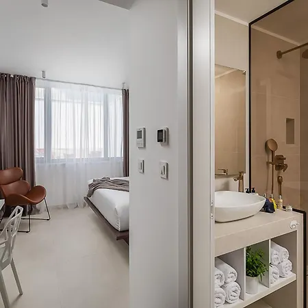 Spectacular 4 Bedrooms Sunrise Breath-taking